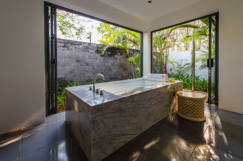 Sanctuary Premium Beach Front Marble Bathtub | Ho Tram, Vietnam