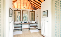 Elysium His and Hers Bathroom with Mirrors | Galle, Sri Lanka
