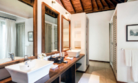 Elysium His and Hers Bathroom with Mirrors | Galle, Sri Lanka