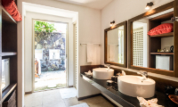 Elysium His and Hers Bathroom with Outdoor Shower | Galle, Sri Lanka