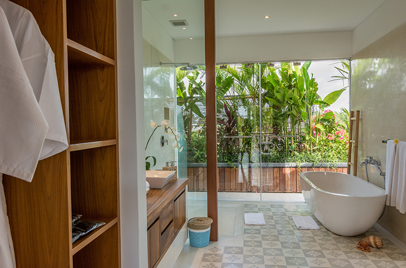 Villa Marang Porcelain Bathtub | Canggu, Bali