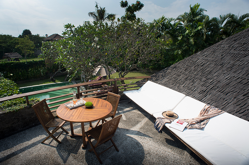 Villa Sin Sin Two Rooftop Dining Table | Umalas, Bali
