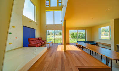 Bikei Chalet Living and Dining Area | Hakuba, Nagano