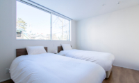 White Fox Chalet Twin Bedroom with Wooden Floor | Hakuba, Nagano