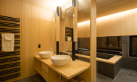 Hiyoku Bathroom | Hirafu, Niseko