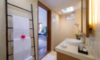 Villa Kinaree Bathroom | Seminyak, Bali