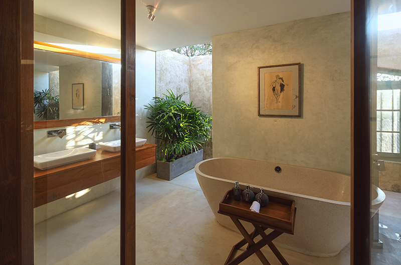 Cantaloupe House Bathtub | Ahangama, Sri Lanka