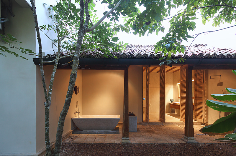 Cantaloupe House Semi Open Bathtub | Ahangama, Sri Lanka