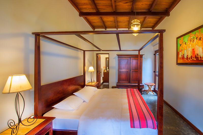 Three Sisters Beach House Guest Bedroom with Four Poster Bed | Matara, Sri Lanka