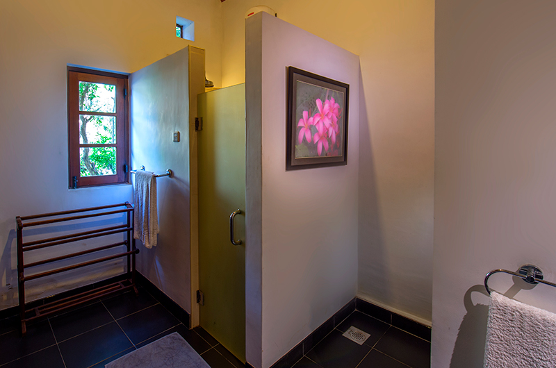 Three Sisters Beach House Bathroom | Matara, Sri Lanka