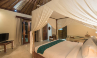 Villa Ku Tama Bedroom with Four Poster Bed | Seminyak, Bali