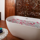 Flow Bathtub with Rose Petals | Colombo, Sri Lanka