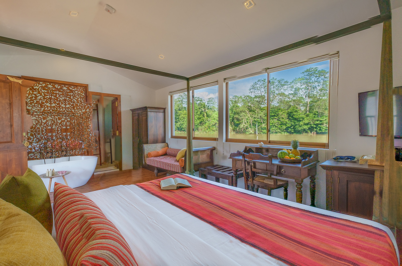 Flow Bedroom with Indoor Bathtub | Colombo, Sri Lanka