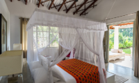 Kurumba House Bedroom with Four Poster Bed | Tangalle, Sri Lanka