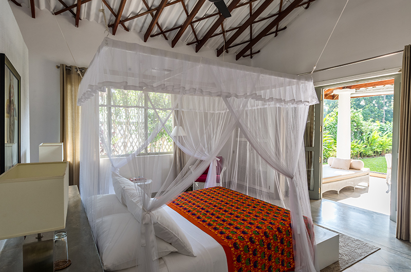 Kurumba House Bedroom with Four Poster Bed | Tangalle, Sri Lanka