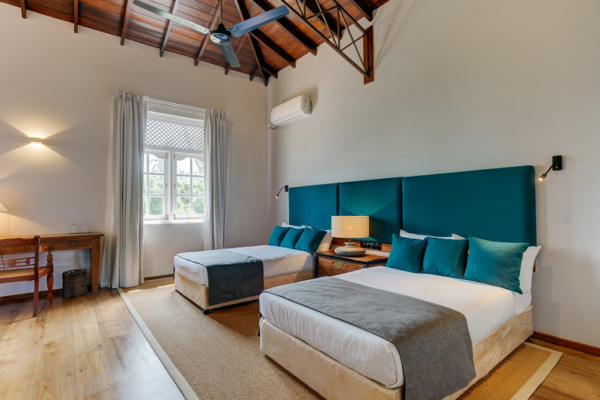 On The Rocks Spacious Twin Bedroom | Unawatuna, Sri Lanka