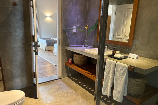 On The Rocks Second Bedroom and Bathroom | Unawatuna, Sri Lanka