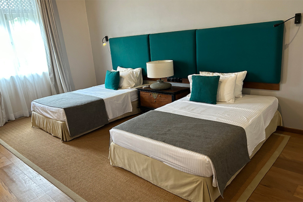 On The Rocks Third Bedroom with Twin Beds | Unawatuna, Sri Lanka
