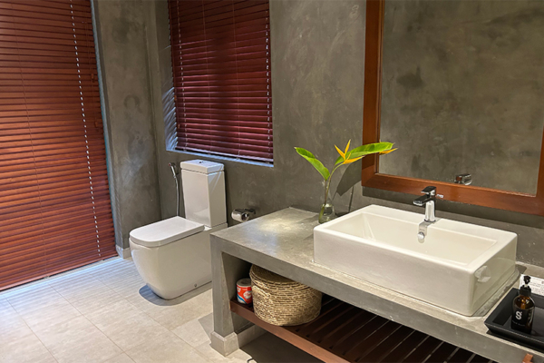 On The Rocks Seventh Bathroom with Mirror | Unawatuna, Sri Lanka