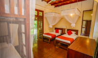 South Point Cottage Twin Bedroom with Four Poster Bed | Koggala, Sri Lanka