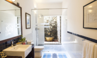 Villa Saffron Bathroom | Hikkaduwa, Sri Lanka