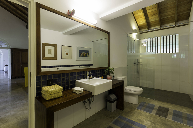 Villa Saffron Bathroom | Hikkaduwa, Sri Lanka