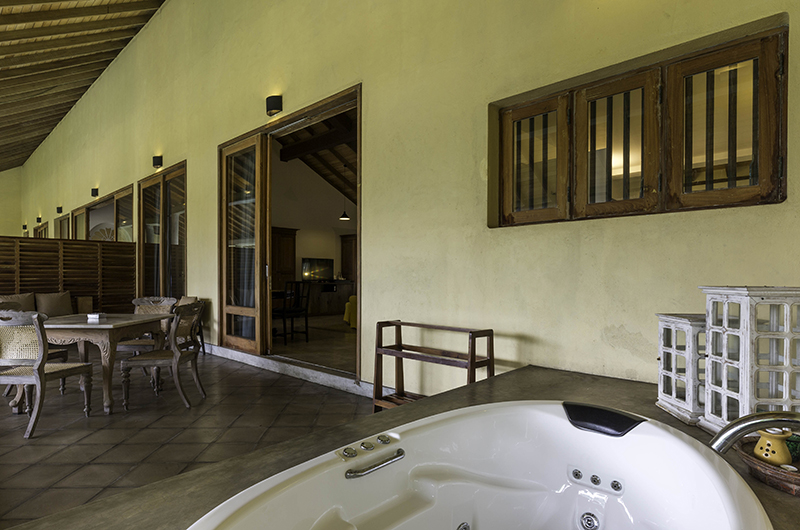 Villa Saffron Balcony with Jacuzzi | Hikkaduwa, Sri Lanka