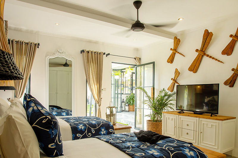Villa Pintu Biru Spacious Twin Bedroom with TV | Seminyak, Bali