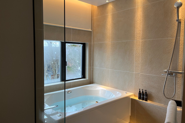 Nivia Bathroom with Bathtub and Shower | Hakuba, Nagano Nivia Bathroom with Bathtub and Shower | Hakuba, Nagano