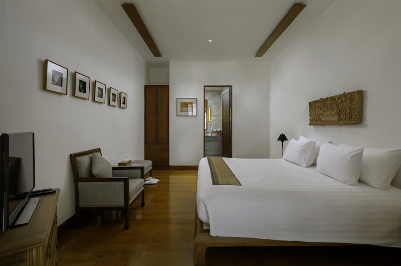 Villa Praison Bedroom with Seating | Layan, Phuket