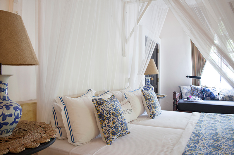 Why House Twin Bedroom with Mosquito Net | Talpe, Sri Lanka