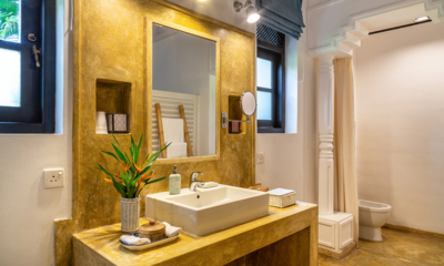 Why House Bathroom with Mirror and Lamps | Talpe, Sri Lanka
