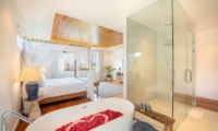 Villa Charick Bedroom with Bathtub | Canggu, Bali