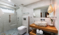 Villa Asi Bathroom with Vanity | Chaweng, Koh Samui