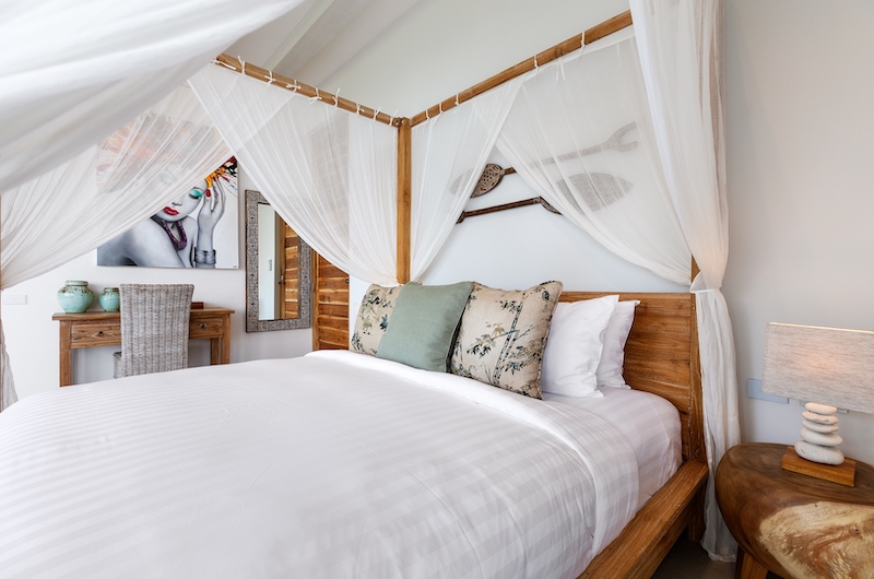 Villa Asi Bedroom with Four Poster Bed | Chaweng, Koh Samui
