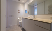 Chalet W Bathroom | Hirafu, Niseko