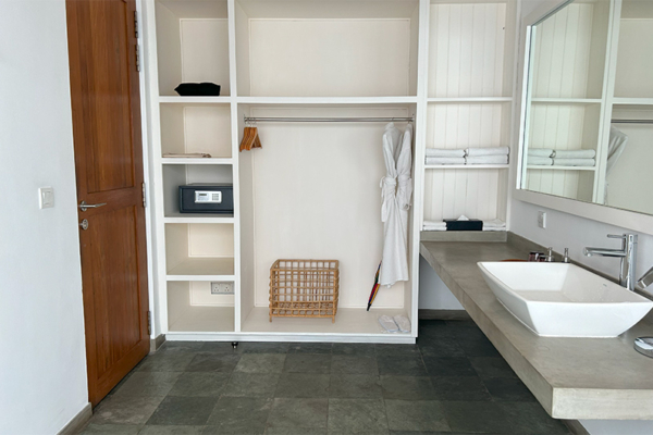 Ubuntu Beach Villas Bathroom One | Mirissa, Sri Lanka