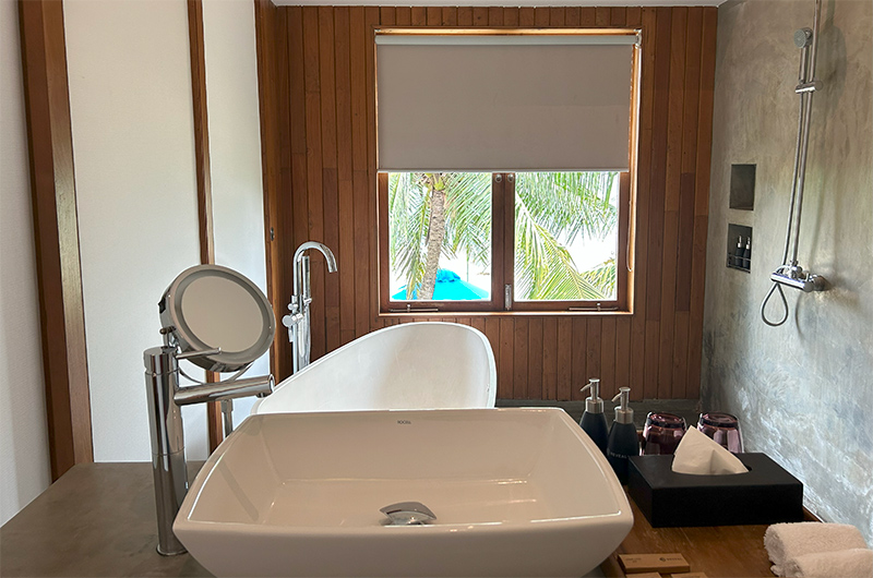 Ubuntu Beach Villas Bathroom Seven with Bathtub and View | Mirissa, Sri Lanka