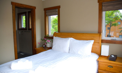 Niseko Creekside B Bedroom with Flower Pot | Hirafu, Niseko
