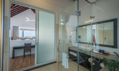 The Beach House Ocean Balcony Suite Bathroom with Mirror | Mirissa, Sri Lanka