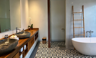 Villa Bogor His and Hers Bathroom with Bathtub | Canggu, Bali