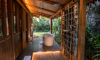 Villa Kapungkur Bathtub with Wooden Floor | Canggu, Bali
