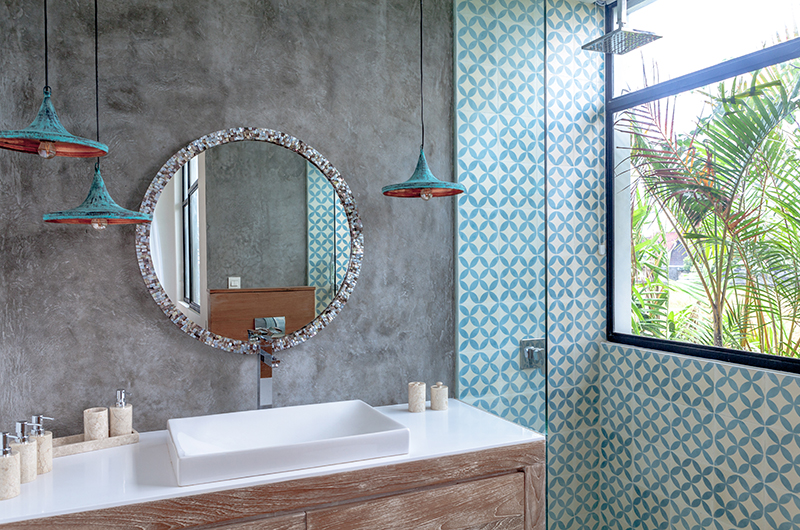 Villa Nonnavana Bathroom with Mirror | Canggu, Bali