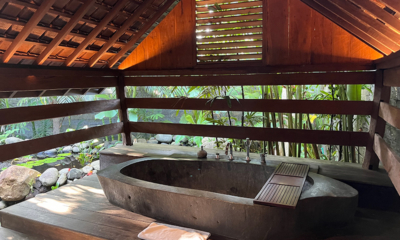 Villa Kapungkur Bathtub with Plants and View | Canggu, Bali