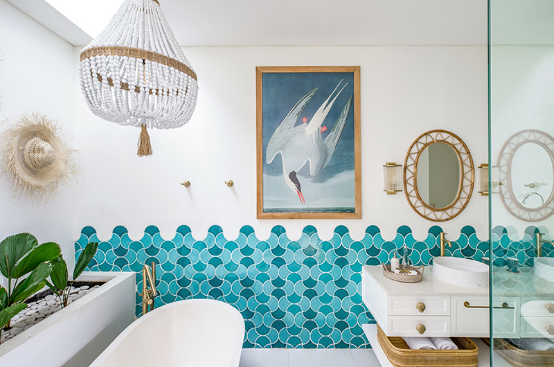 Umbala The House Bathroom with Painting | Umalas, Bali