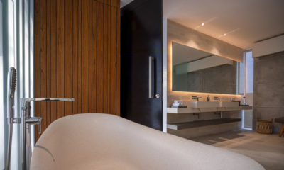 Villa Babadan En-Suite Bathroom with Bathtub | Canggu, Bali