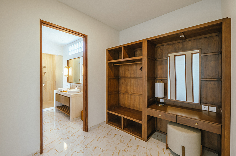 Villa Reillo Master Bedroom Walk-In Wardrobe | Canggu, Bali
