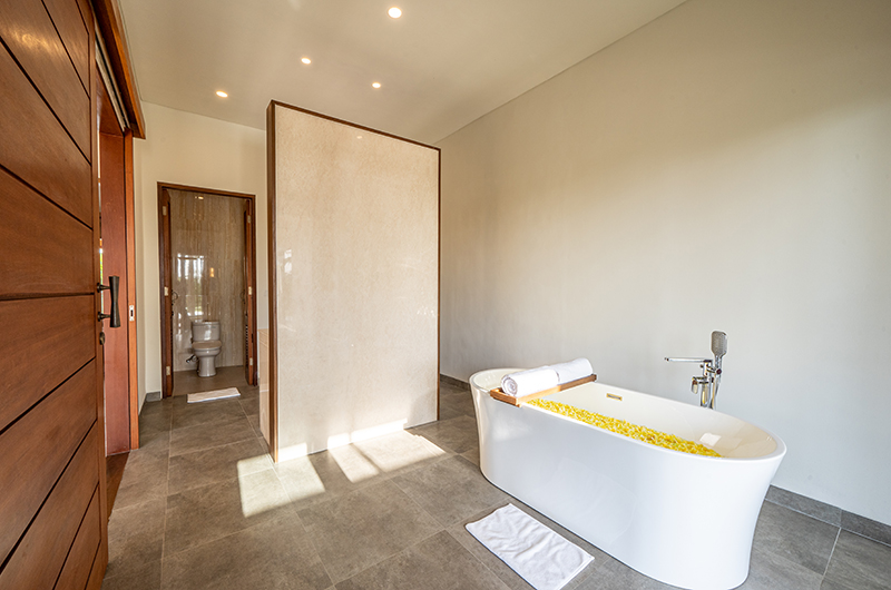 Villa Reillo Master Bathroom | Canggu, Bali