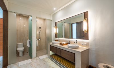 Villa Reillo Bathroom with Mirror and Shower | Canggu, Bali