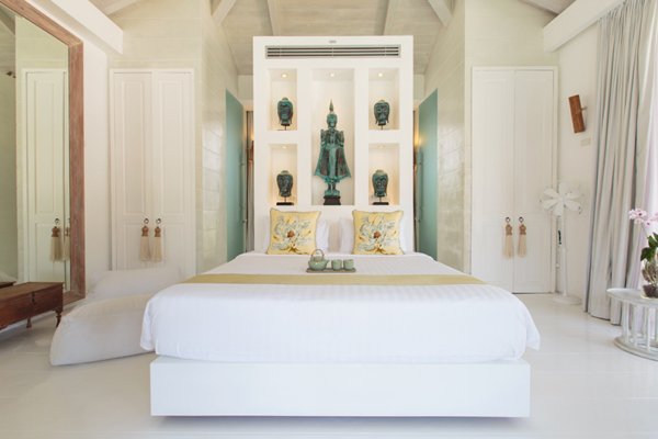 Mia Beach Bedroom with Show Pieces | Chaweng, Koh Samui